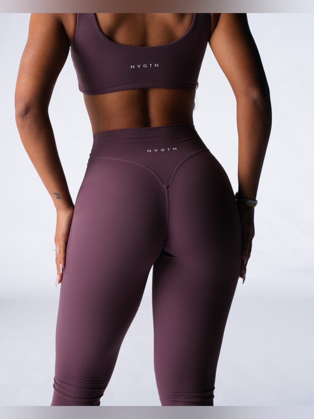 NVGTN Contour Seamless Flare Leggings High Rise Velvet Port - XS